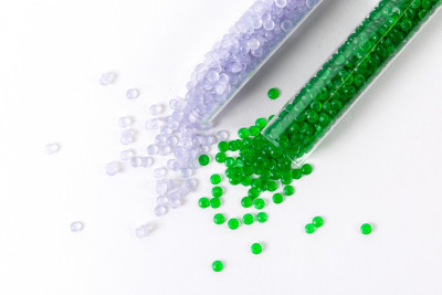 Průhledné PVC granule od společnosti West-Chemie